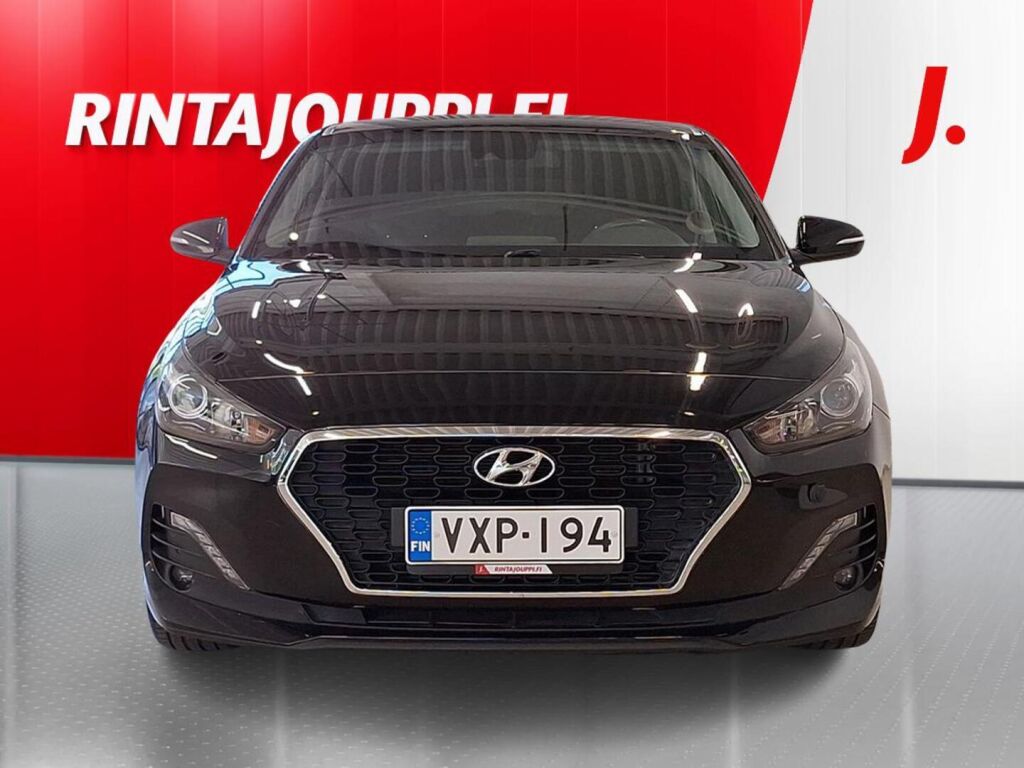 Hyundai i30 Fastback 2018 Musta