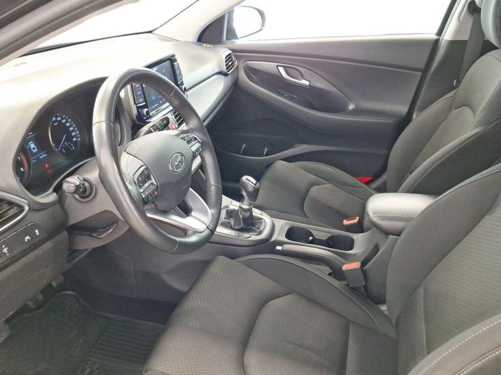 Hyundai i30 Fastback 2018 Musta