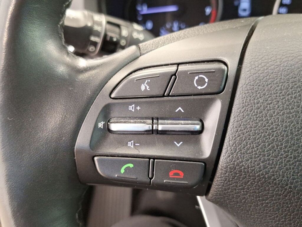 Hyundai i30 Fastback 2018 Musta