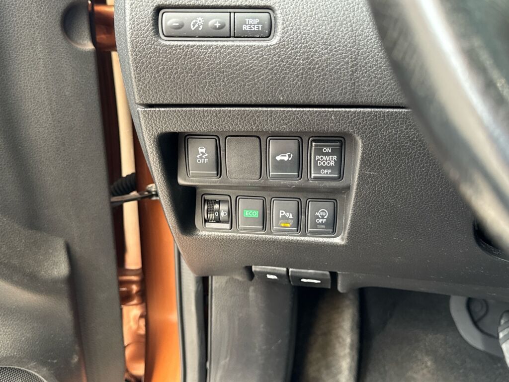 Nissan X-Trail 2015 Oranssi