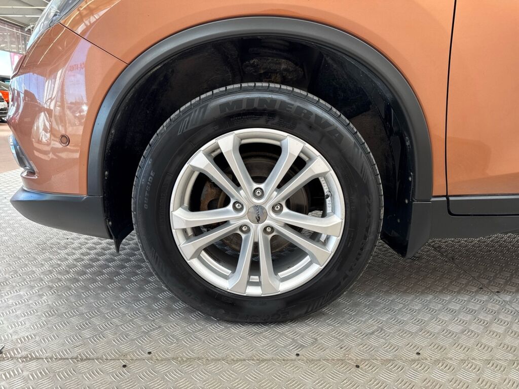 Nissan X-Trail 2015 Oranssi