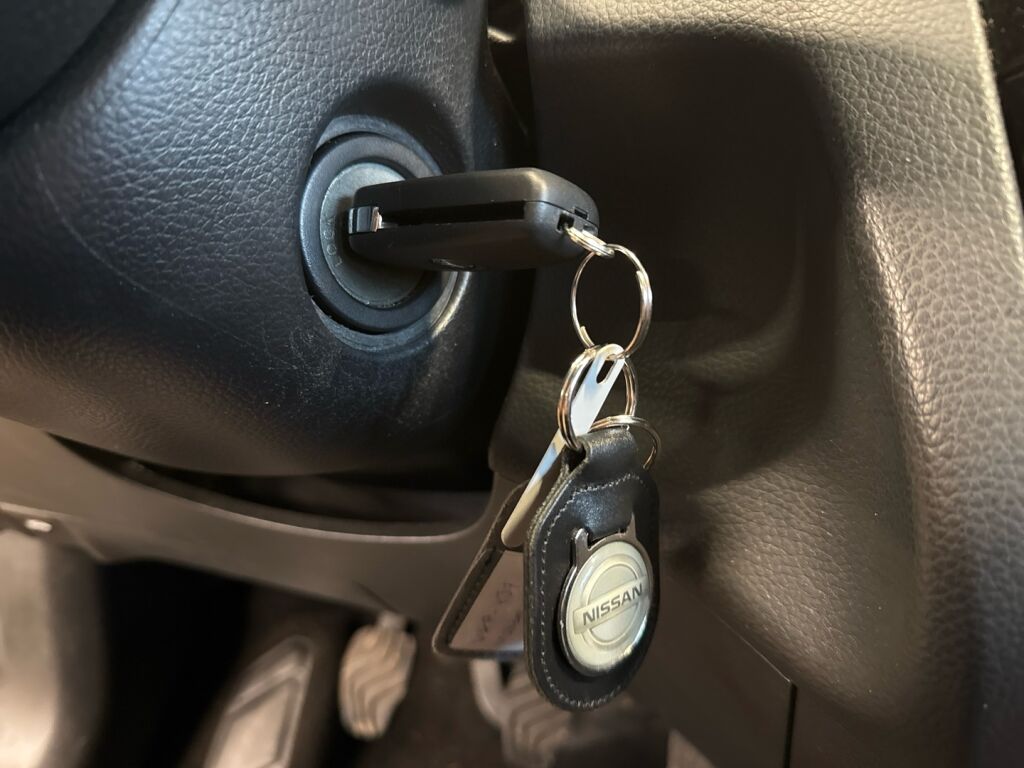 Nissan Qashqai 2015 Musta