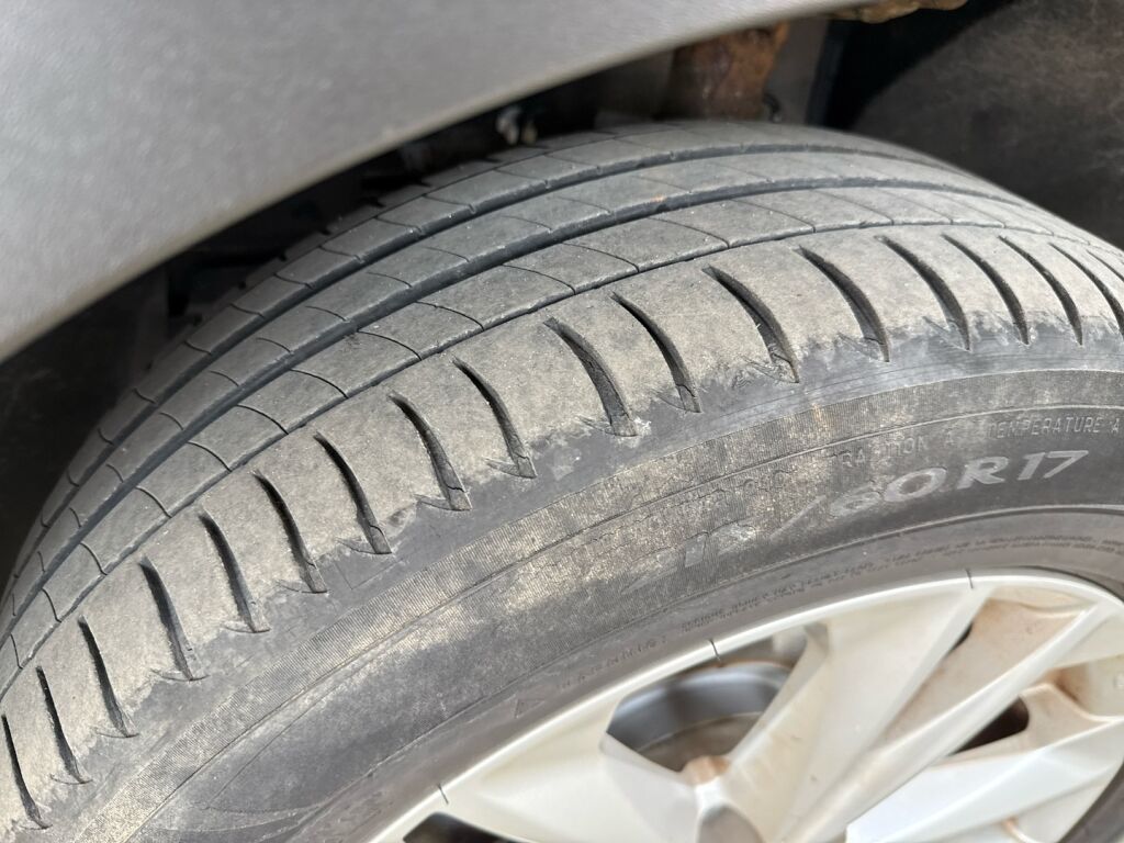 Nissan Qashqai 2015 Musta