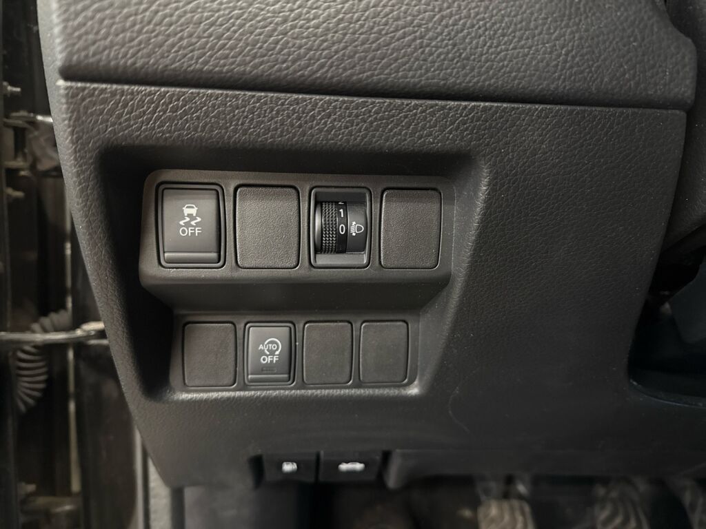 Nissan Qashqai 2015 Musta