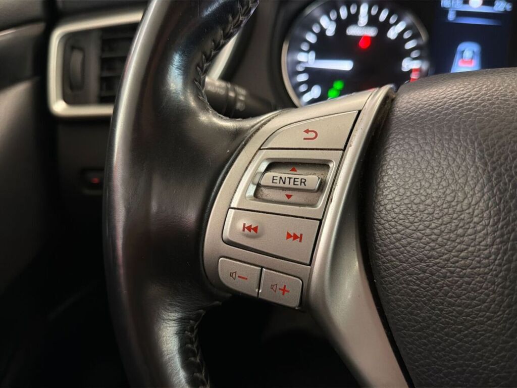 Nissan Qashqai 2015 Ruskea (beige)