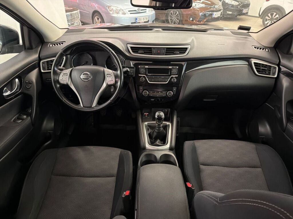 Nissan Qashqai 2015 Ruskea (beige)