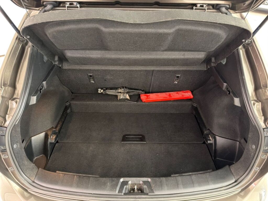 Nissan Qashqai 2015 Ruskea (beige)