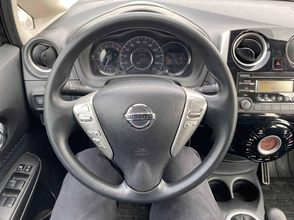 Nissan Note 2015 Musta