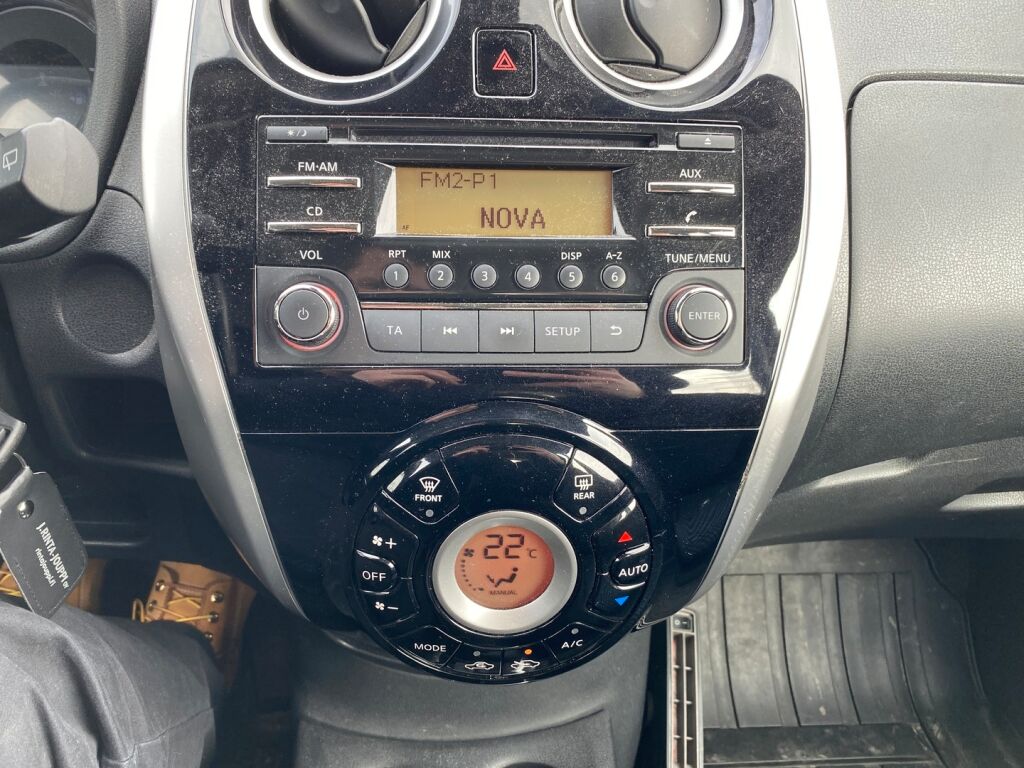 Nissan Note 2015 Musta