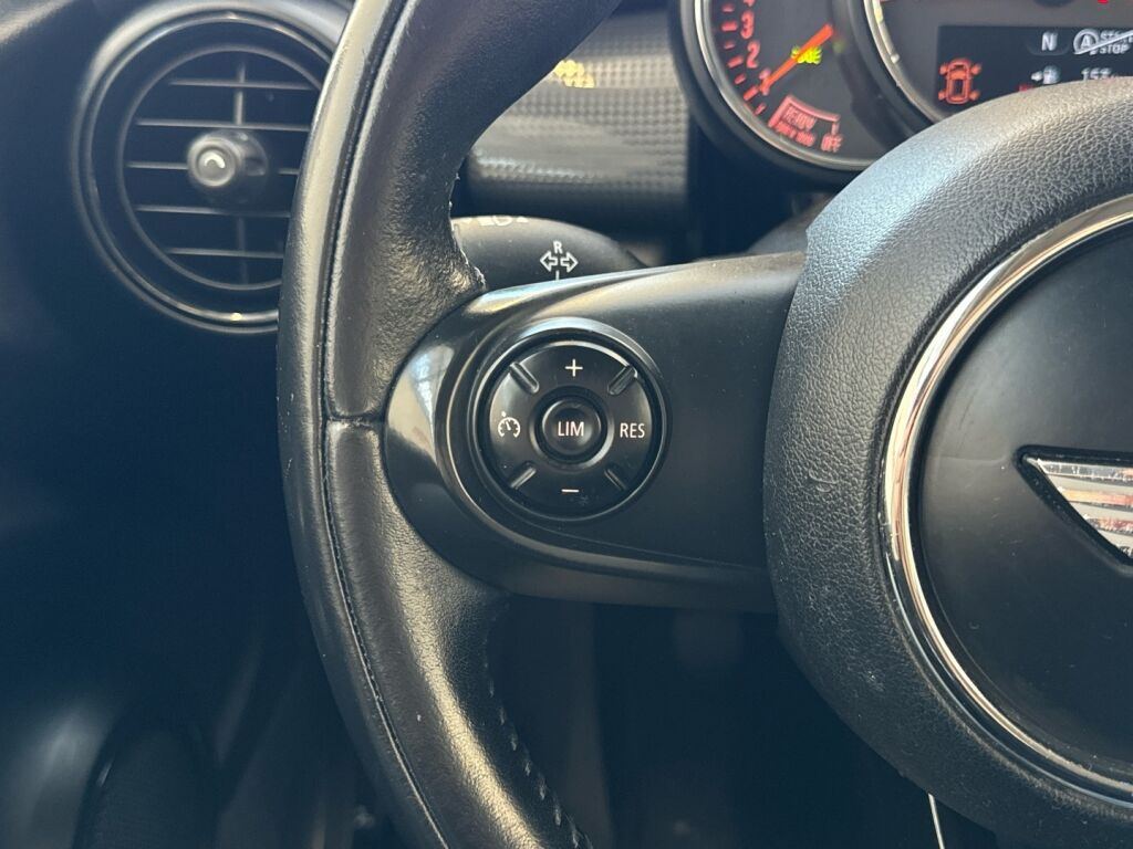 Mini Hatchback 2015 Valkoinen