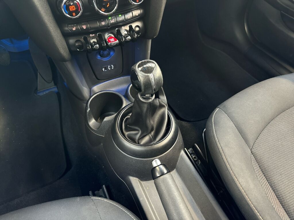 Mini Hatchback 2015 Valkoinen