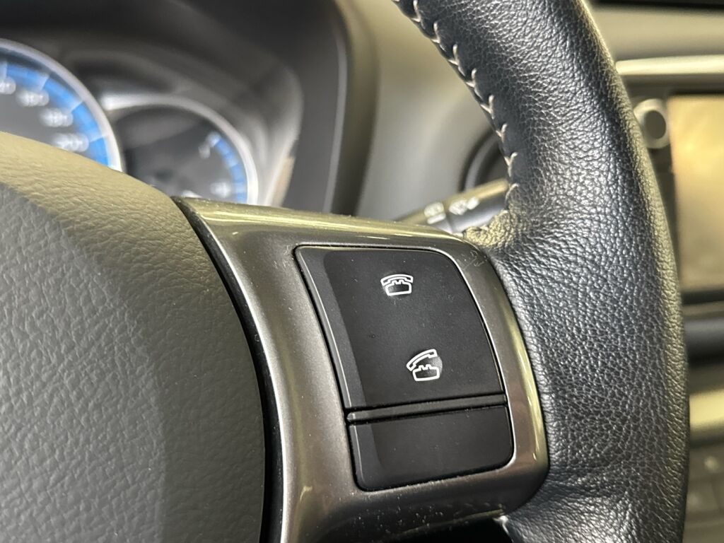 Toyota Yaris 2014 Punainen