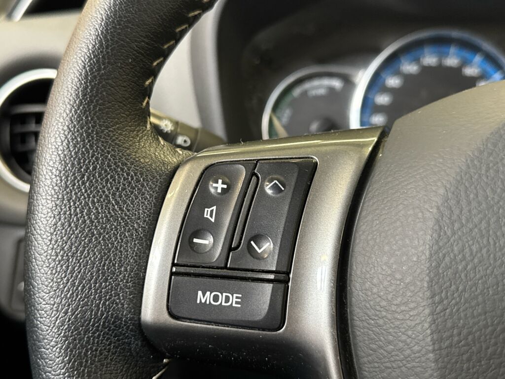 Toyota Yaris 2014 Punainen