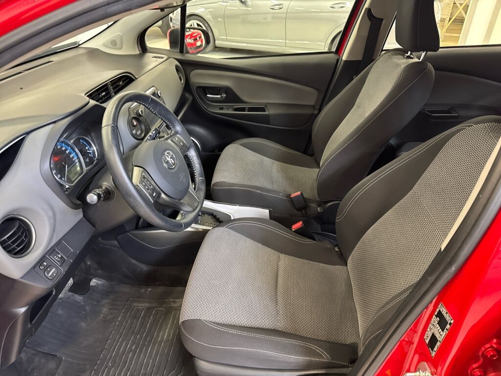 Toyota Yaris 2014 Punainen