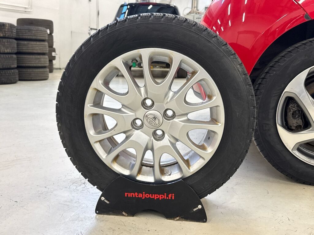 Toyota Yaris 2014 Punainen