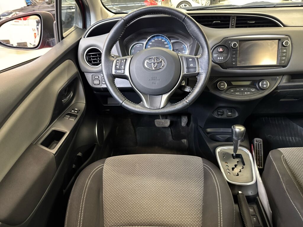 Toyota Yaris 2014 Punainen