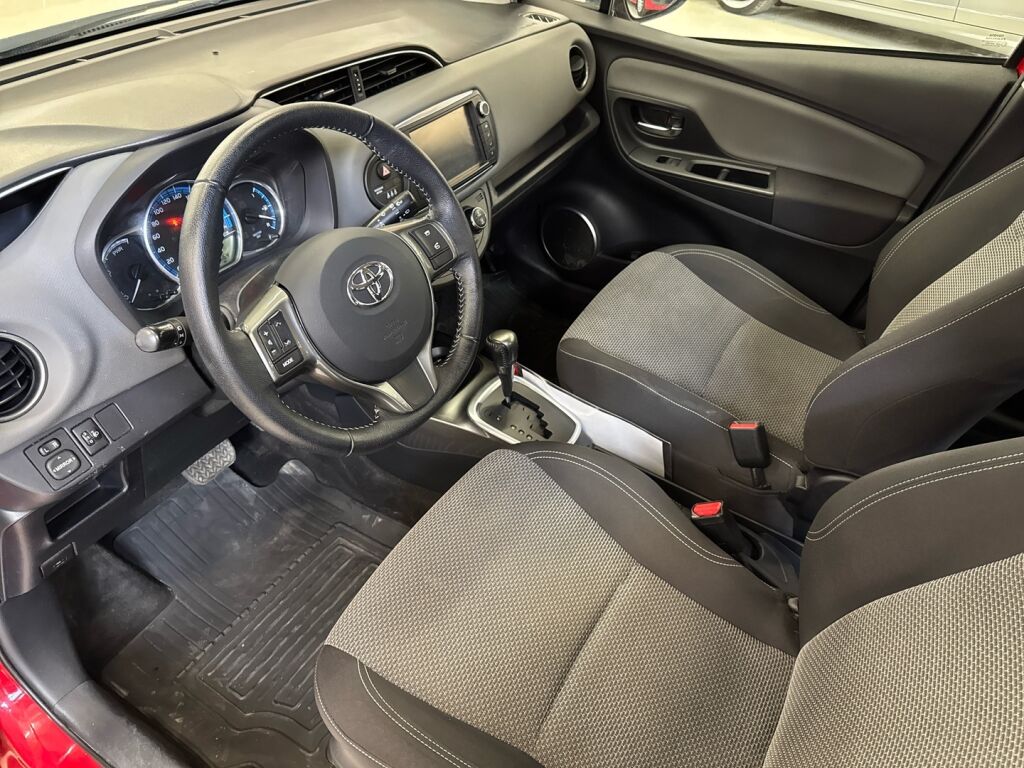 Toyota Yaris 2014 Punainen