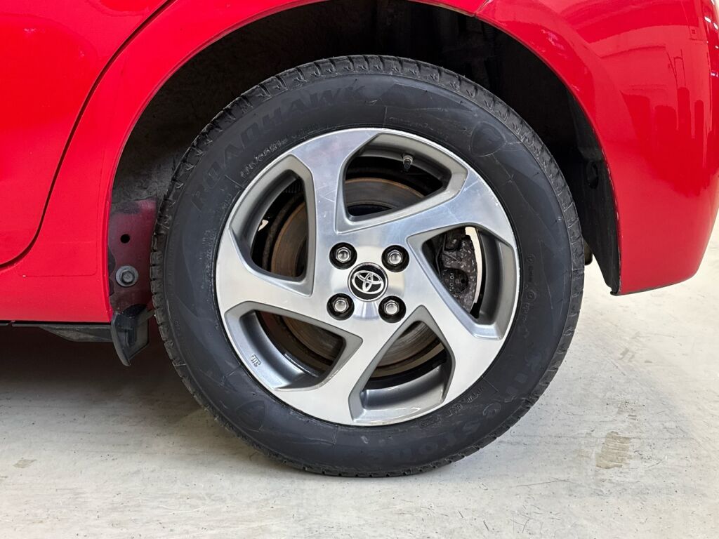 Toyota Yaris 2014 Punainen