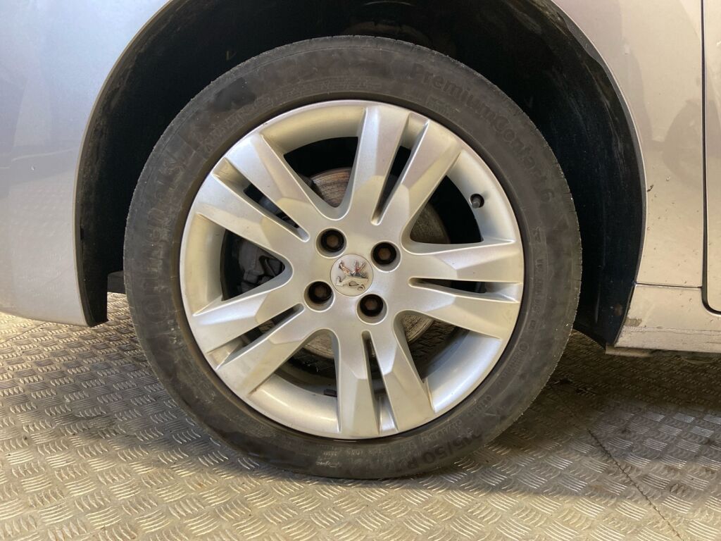 Peugeot 5008 2015 Harmaa