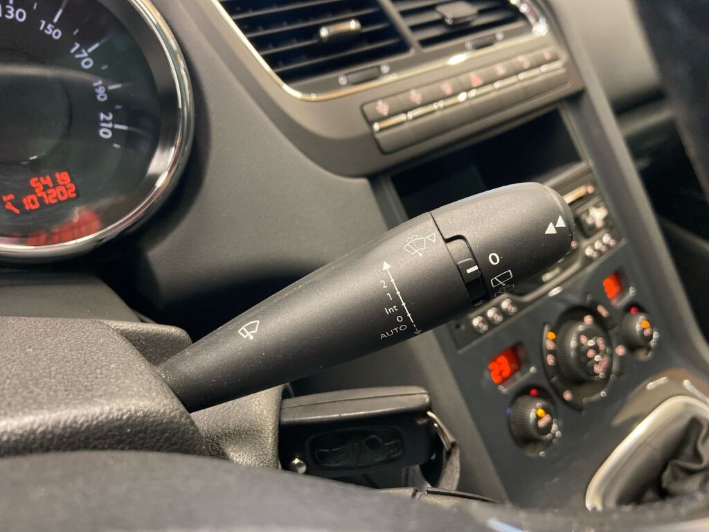 Peugeot 5008 2015 Harmaa