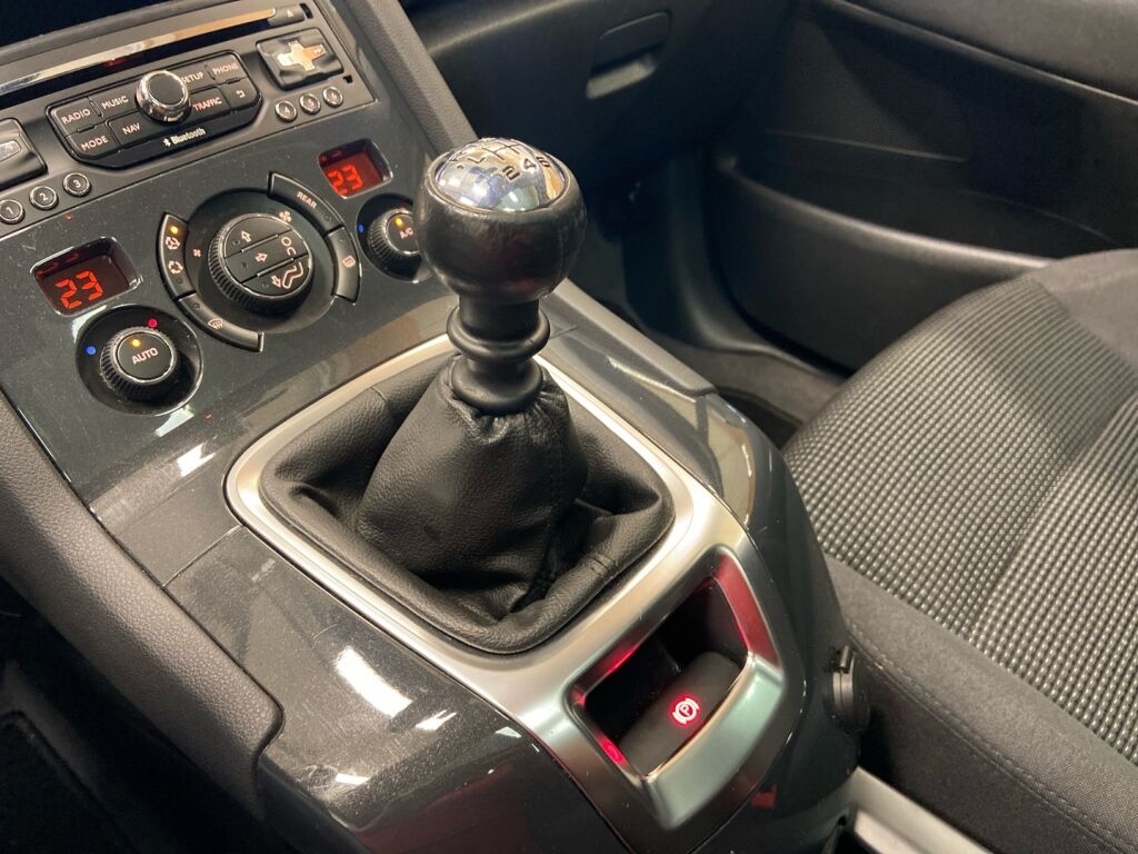 Peugeot 5008 2015 Harmaa