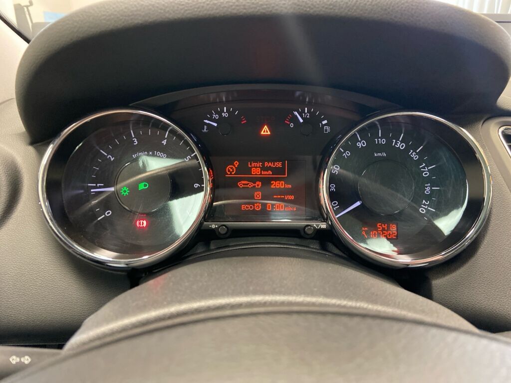 Peugeot 5008 2015 Harmaa