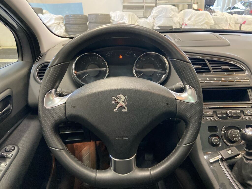 Peugeot 5008 2015 Harmaa