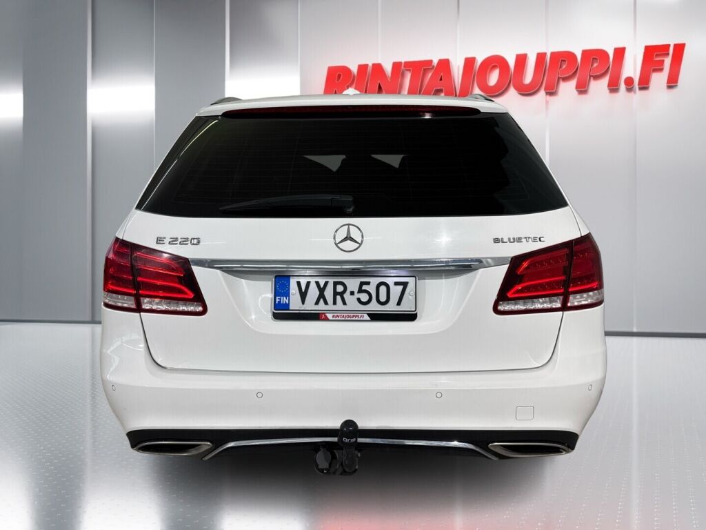 Mercedes-Benz E 2015 Valkoinen