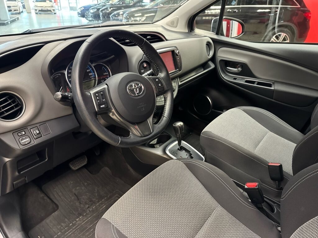 Toyota Yaris 2014 Ruskea (beige)