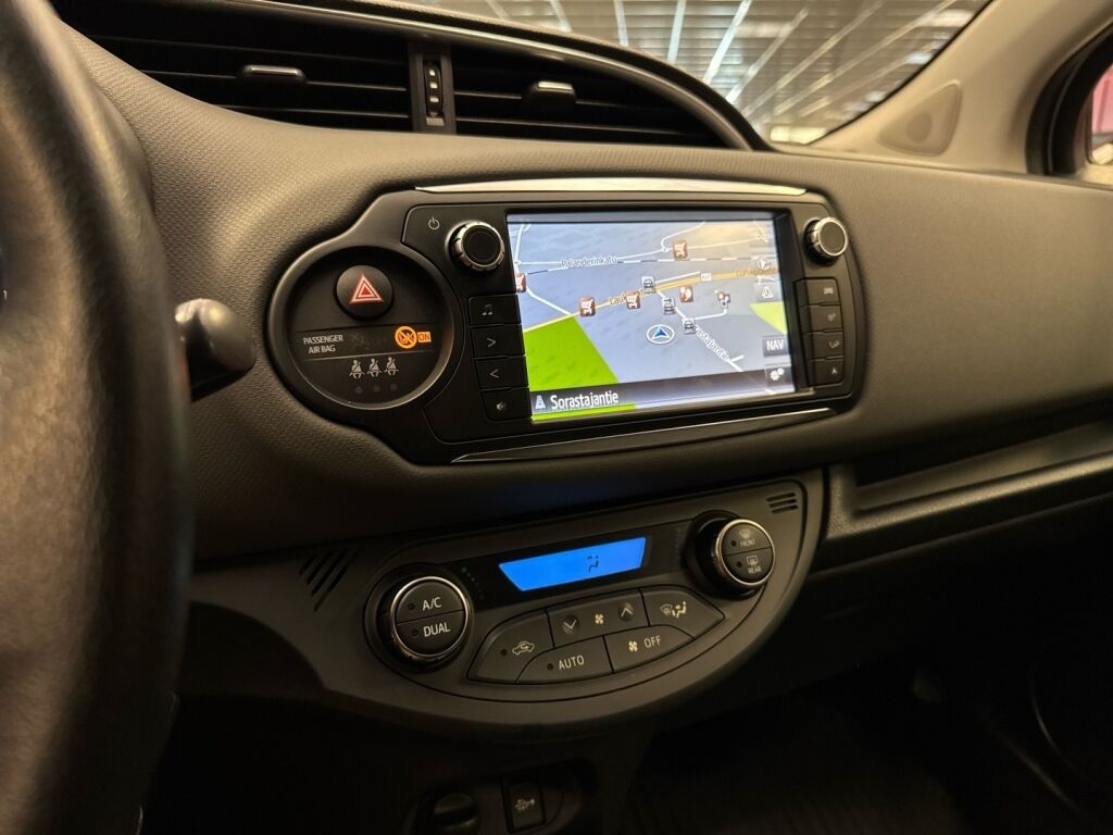 Toyota Yaris 2014 Ruskea (beige)