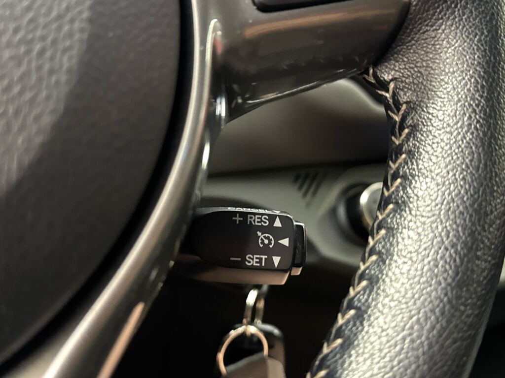 Toyota Yaris 2014 Ruskea (beige)