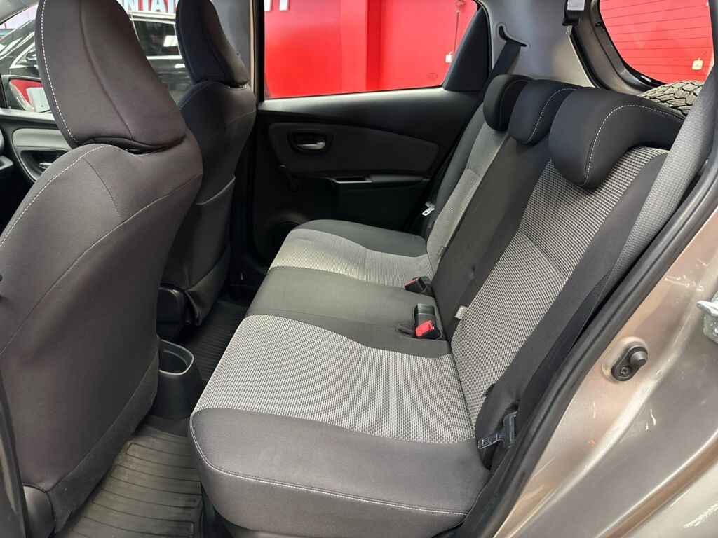 Toyota Yaris 2014 Ruskea (beige)