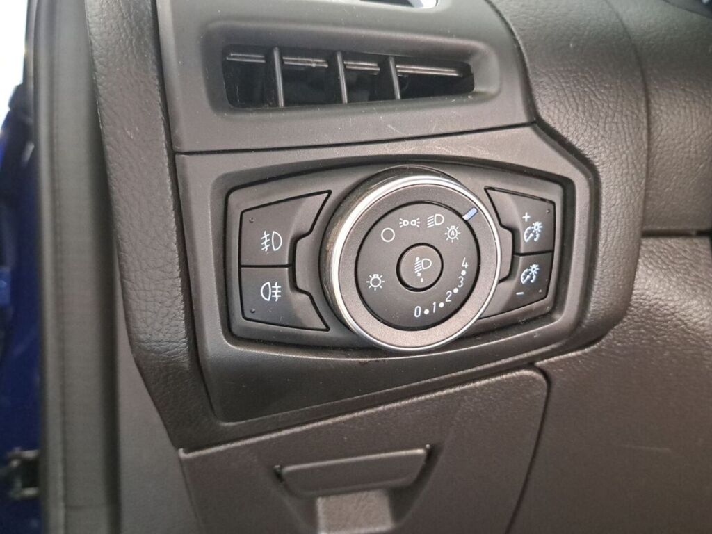Ford Focus 2015 Sininen