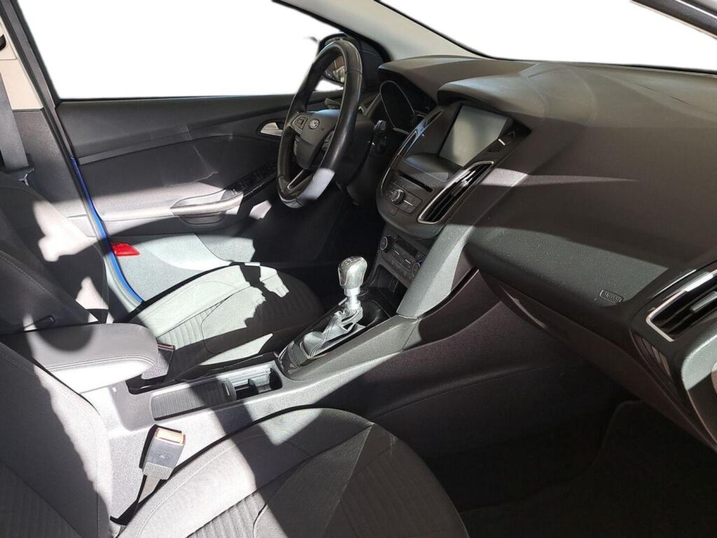 Ford Focus 2015 Sininen