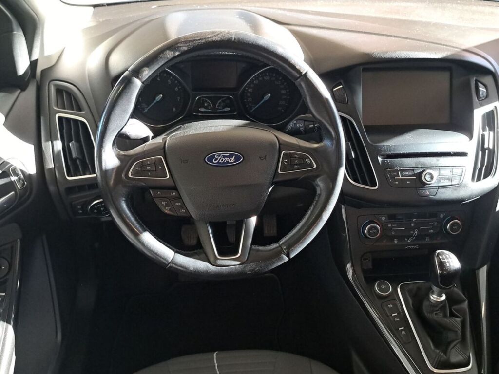 Ford Focus 2015 Sininen
