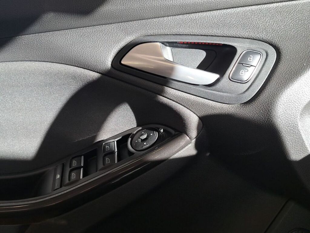 Ford Focus 2015 Sininen