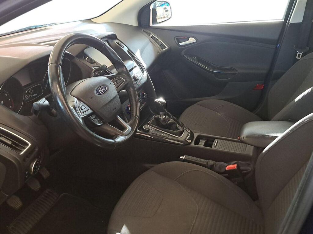 Ford Focus 2015 Sininen