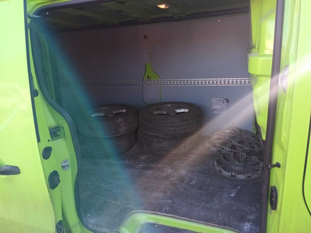 Renault Trafic 2015 Vihreä