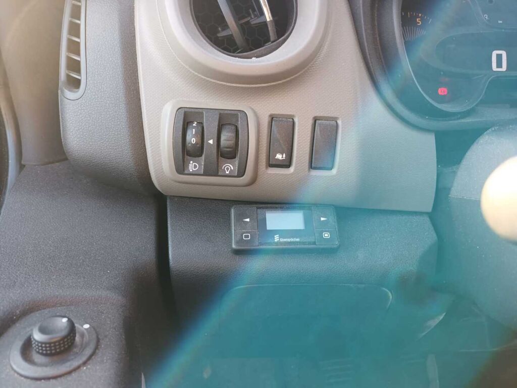 Renault Trafic 2015 Vihreä