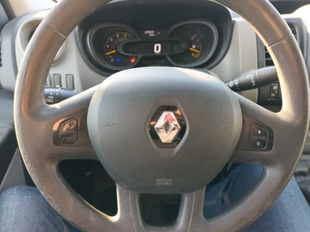 Renault Trafic 2015 Vihreä