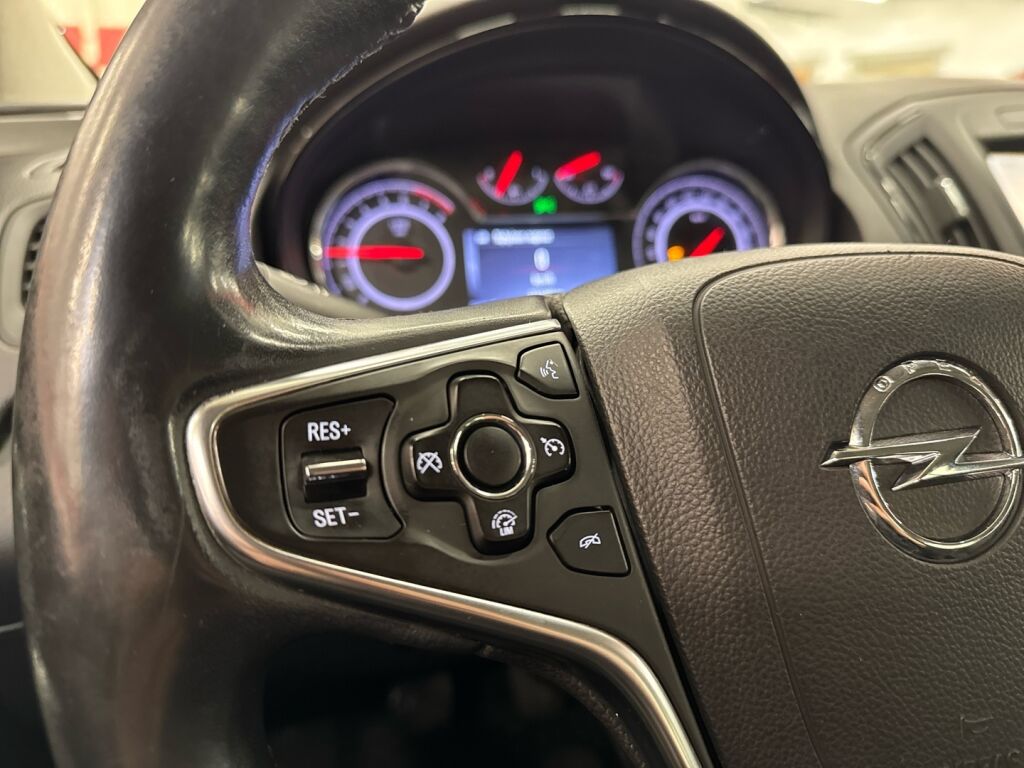 Opel Insignia 2015 Musta