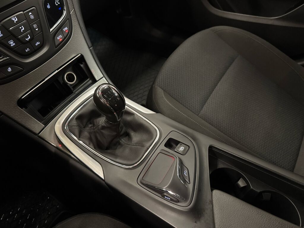 Opel Insignia 2015 Musta