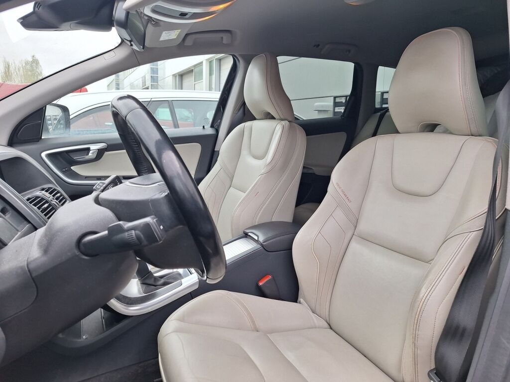 Volvo XC60 2015 Musta