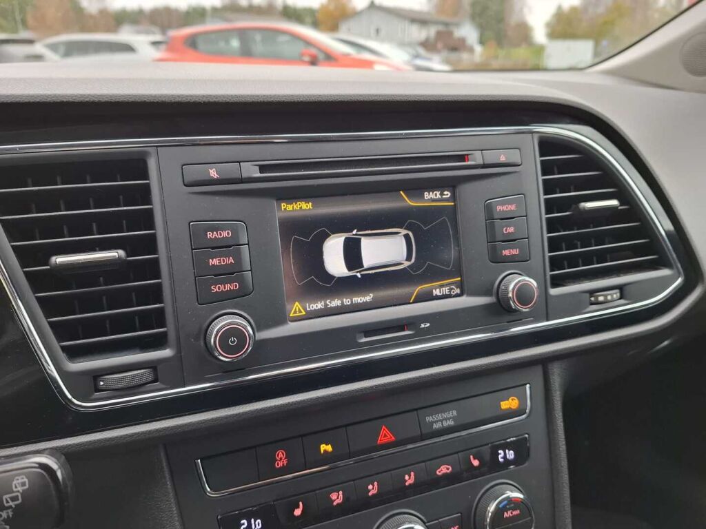 Seat Leon ST 2015 Punainen