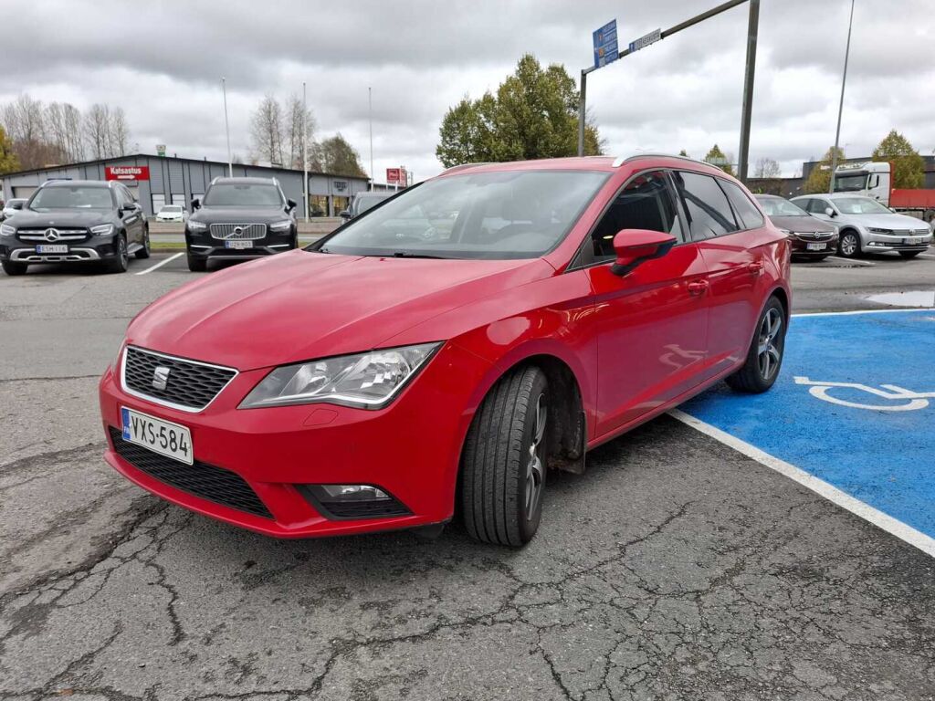 Seat Leon ST 2015 Punainen