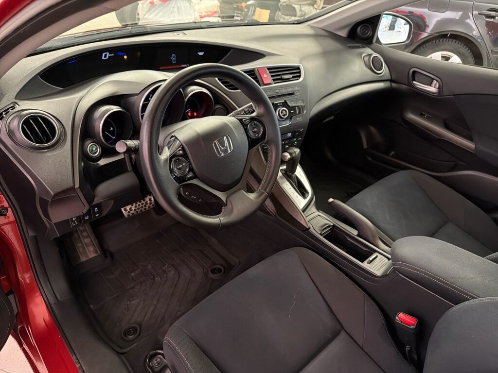 Honda Civic 2014 Punainen