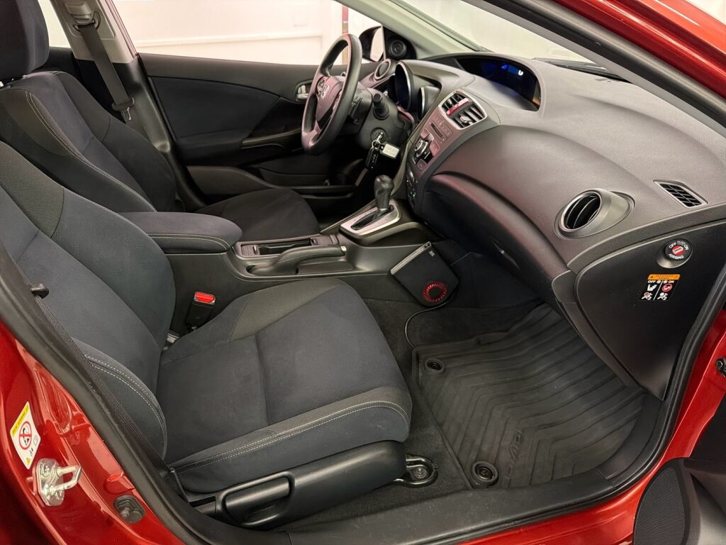 Honda Civic 2014 Punainen