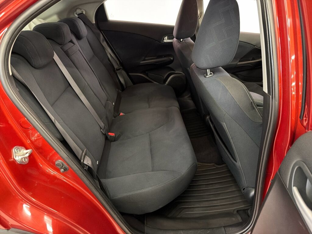 Honda Civic 2014 Punainen