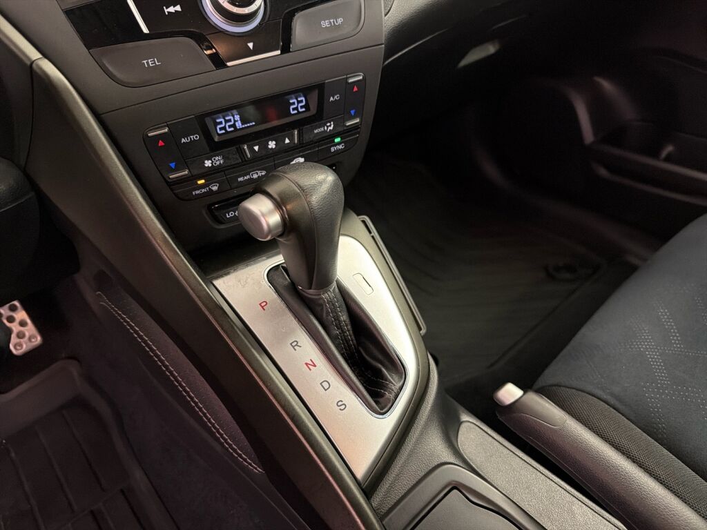 Honda Civic 2014 Punainen