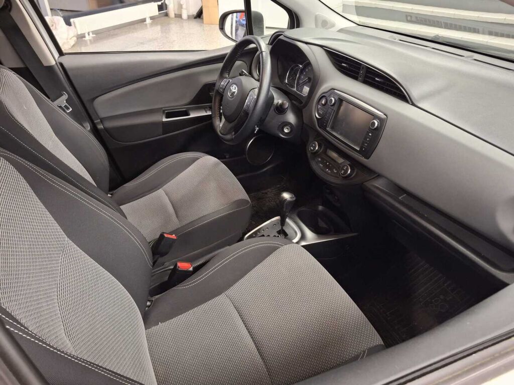 Toyota Yaris 2015 Valkoinen
